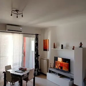 https://airport-house-alexander.hotelitalianriviera.com